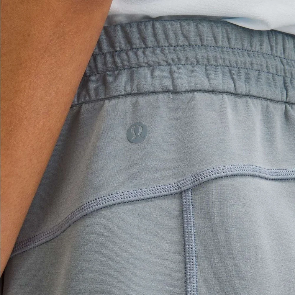 Lululemon Softstreme High-Rise Short 4” in Belgian Blue‎